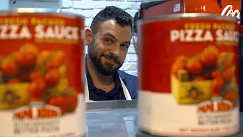 נר שני עם נתנאל - שעובדיו החזירו את האור בזמן שהיה במילואים