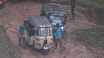 טוק-טוק גרסת האקסטרים: המרוץ שהפך לתופעה במזרח הרחוק