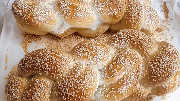 למה חשוב להוסיף שומשום? הטיפ של יוסי שטרית לחלה המושלמת