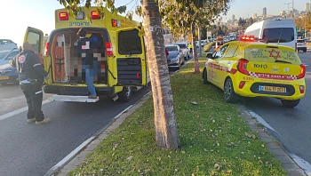 מכת תאונות הדרכים: הולך רגל נפצע אנושות מפגיעת רכב בירושלים
