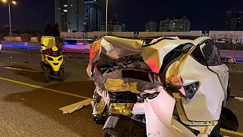 תאונה בכביש 4: פועל כבן 30 נפצע באורח קשה סמוך למחלף בר אילן
