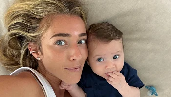 פחות מחצי שנה אחרי הלידה: הכוכבת חשפה לראשונה את בנה