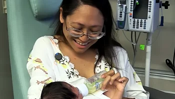 הגיעה לניתוח להסרת ציסטה – וגילתה שהיא בהיריון מתקדם