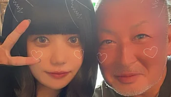 18 שנה לאחר שעשה לה בייביסיטר: גבר בן 53 התחתן עם בת זוגו