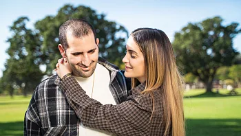  זוכת "האח הגדול" בצעד מרגש עם אחיה התאום בעל המוגבלות