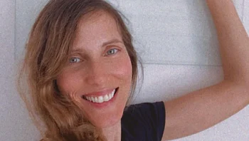 "מישהו צריך חוקן?": השחקנית הוכשרה כאחות באופן רשמי