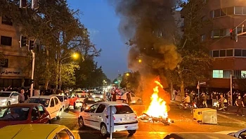 דיכוי אלים ומעצרים המוניים: היסטוריה של מחאות באיראן