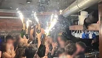 רגעי האימה בשווייץ: תיעוד הזיקוקים בשמפניה, לפני האסון