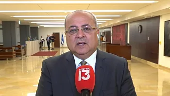 טיבי כינה את דובר המשטרה "אפס": "עבירה פלילית, יטופל בהתאם"