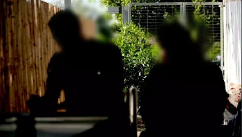 הנערה עם הצרכים המיוחדים, הפגיעה המינית - ואטימות המשטרה