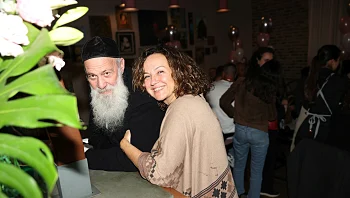 בילוי לילי מאוהב: כך תועדו צופית גרנט ושולי רנד