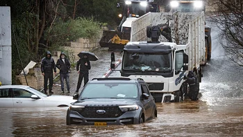 שלושה לכודים חולצו מהצפות בצפון. התחזית: הגשם יתחזק