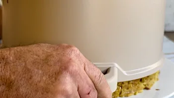 מתכון מנצח למקלובה - וטיפ מנצח שיפוך לכם אותה לצלחת בקלות