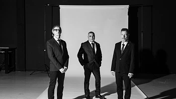 "אנחנו פחות סופרגרופ ויותר סופר גלו, אנחנו אוהבים זה את זה"