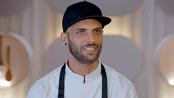 "יכולתי להיות מדבקה על הקיר, זה היה לא רחוק מזה"