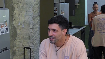 האקס של יובל מגיע למתחם - ופוגש אותה: "מה לעזאזל קורה פה?"