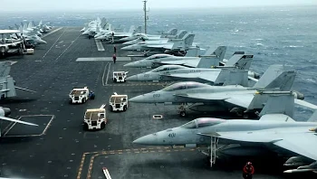נושאת מטוסים, צוללות וטילים מול איראן: "מתקפה תיחשב כמלחמה"