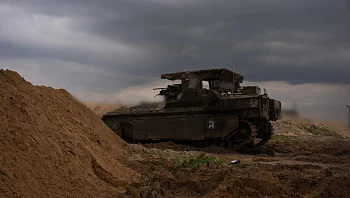 בוקר טוב עזה: הפודקאסט המאולתר שמביא את קולות הלוחמים בטנק