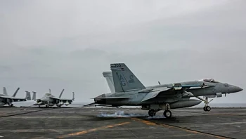 נושאת המטוסים בקרבת איראן; ארה"ב במרחק החלטה מתקיפה