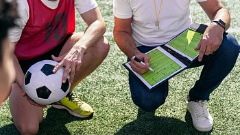 הקבוצה פיטרה את המאמן. הסיבה? קיבל החלטות באמצעות ChatGPT