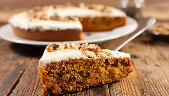 מחפשים קינוח קל לשבת? עוגת הגזר הבריאה הזו תסגור לכם פינה