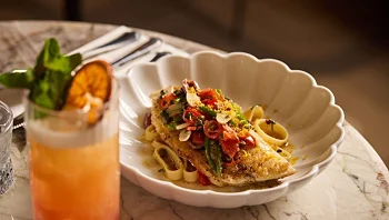 זו המסעדה הכי חמה כרגע – והאוכל שלה מוכיח שהבאזז סביבה מוצדק