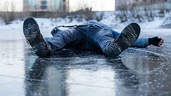 בגלל טעות אנוש: השכונה שהפכה למתחם החלקה על הקרח