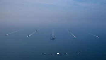 ברקע השיחות: נושאות מטוסים אמריקניות נוספות יגיעו למזה"ת