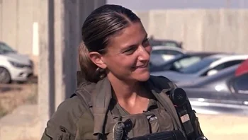 הקצינה שהפכה לסמל וליעד למכונת הרעל: "אין מקום נכון לי יותר"