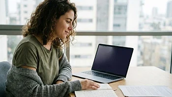 מהפכה בלימודי נדל"ן: המערכת שפיצחה את הקוד לרישיון התיווך עם הצלחה מובטחת