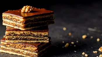 שזיף שיכור: מתכון לעוגת ולנטיין שתגרום לכם להתאהב בה