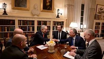 לאחר שנחת בוושינגטון: נתניהו נפגש עם ויטקוף וקושנר