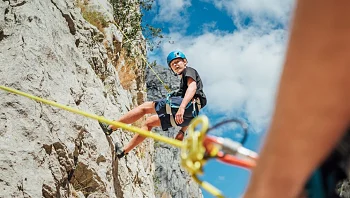 כדי לקבל בגרות: השמיניסטים מחויבים לטפס על קיר