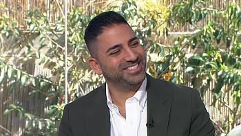 אהבה ללא גבולות: כיצד הופכים את התשוקה לטיולים בעולם למקור שיניב לכם הכנסה?