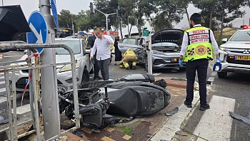 רוכב אופנוע כבן 30 נפצע קשה מפגיעת רכב בירושלים
