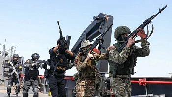 בצל המתיחות: איראן ורוסיה קיימו תרגיל צבאי משותף במפרץ עומאן