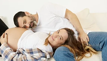 רגע לפני הלידה: דנה פרידר ויהודה לוי הכי מאוהבים שיש