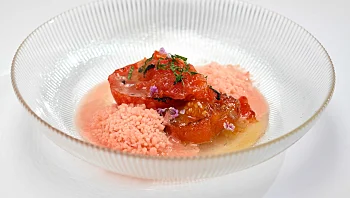 עגבניות ב-5 וריאציות: המתכון של בר במשימת "מנה מתוקה מעגבנייה"