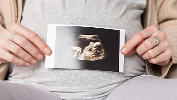 מצפים לתינוק? המדריך שמעניק שקט נפשי מהרגע הראשון