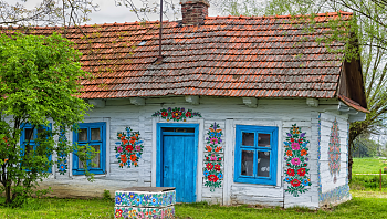 זו לא בינה מלאכותית: הכפר הצבעוני והקסום הזה קיים במציאות