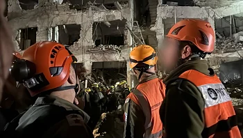 הנפילה בת"א: טיל פגע ישירות במבנה; ההרוגה - עובדת זרה כבת 50