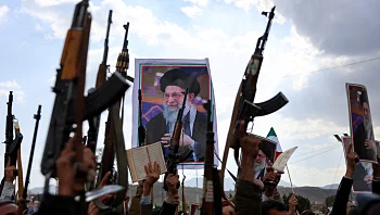 מפגני האבל - והחגיגות: התגובות באיראן לחיסול המנהיג העליון