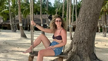 וְנַהֲפוֹךְ הוּא: יצאה ל"טיול אחרי צבא" עם בנה - ונתקעה בפיליפינים