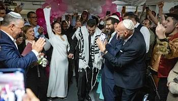 אהבה במקלט: הזוג שהחליט להתחתן 4 קומות מתחת לאדמה