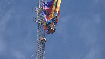 "פתאום הבנו שאין כלום מתחתינו": כדור פורח פגע במגדל תקשורת