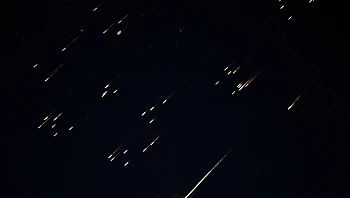 ירי מאיראן: נזק מרסיסי יירוט במרכז, תועד טיל עם חימוש מתפצל