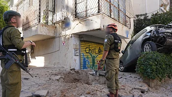 שיגורים מאיראן: 5 פצועים מרסיסים בגוש דן, בהם גבר במצב קשה