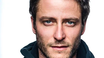 שב לעמדת המנחה: מיכאל אלוני ינחה את העונה החדשה של "דה וויס"