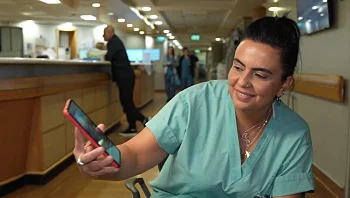 "חירות": המיילדת שנמלטה מאיראן - ומקבלת את ילדי הבייבי בום