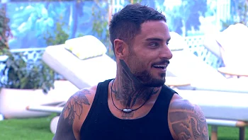 אביבית השיקה את אלירן לפני יותר מעשור - עכשיו הדיירים עוקצים